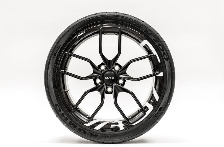 Колеса BAC Mono with Carbon Composite Wheels 2016 года  (фото 4 из 5)
